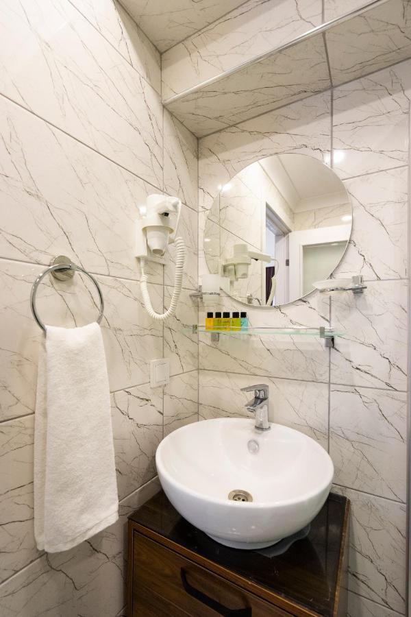 Castillo Rojo Hotel Istanbul Exterior photo