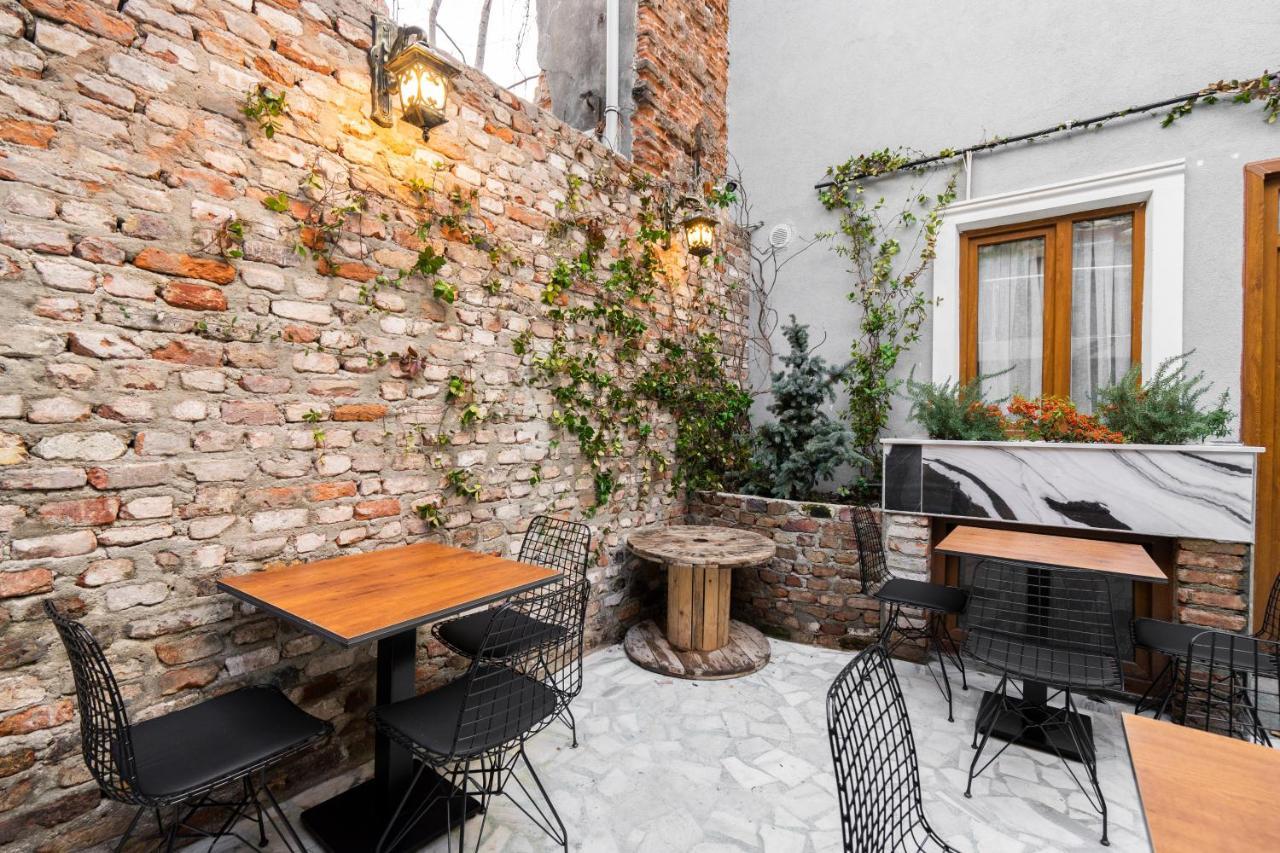Castillo Rojo Hotel Istanbul Exterior photo