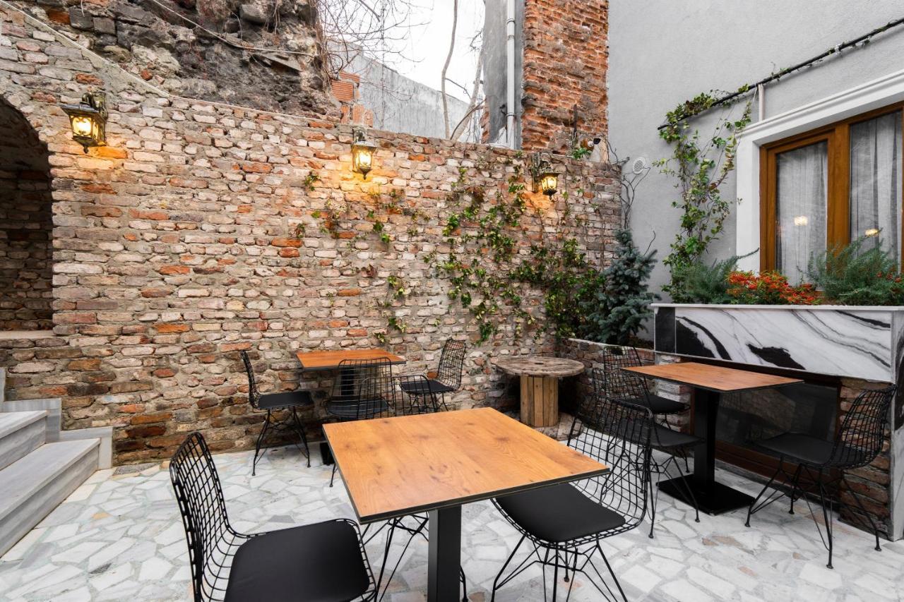 Castillo Rojo Hotel Istanbul Exterior photo