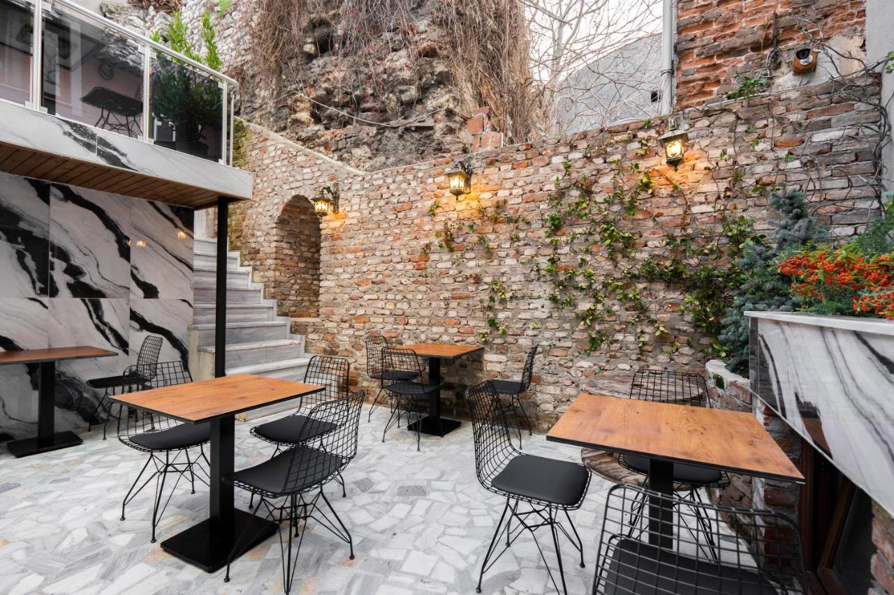Castillo Rojo Hotel Istanbul Exterior photo
